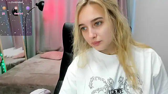 TaisiaHot online show from April 2026 08:30:01 AM