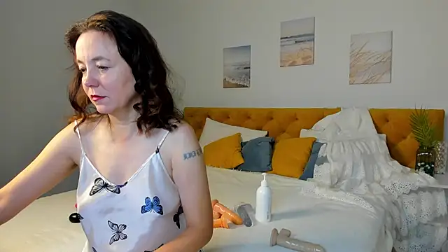 Kira Adler online show from October 2025 01:06:02 AM