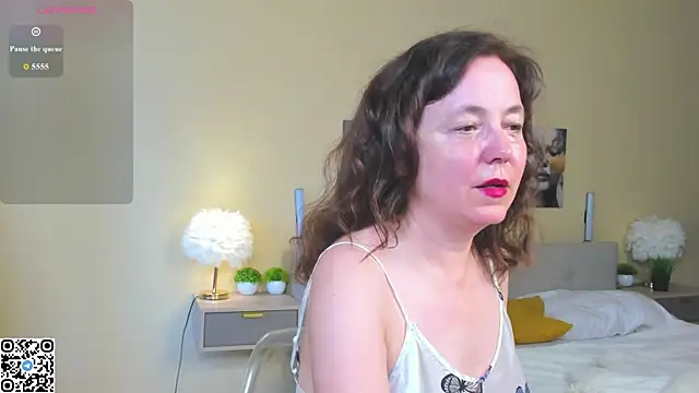 Kira Adler online show from June 2026 01:00:01 AM