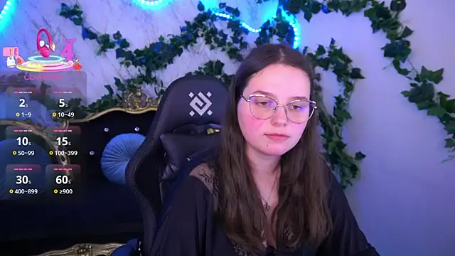 Snapshot of SophieDreamss chatting on November 2025 03:05:02 PM SophieDreamss online show from November 2025 03:05:02 PM