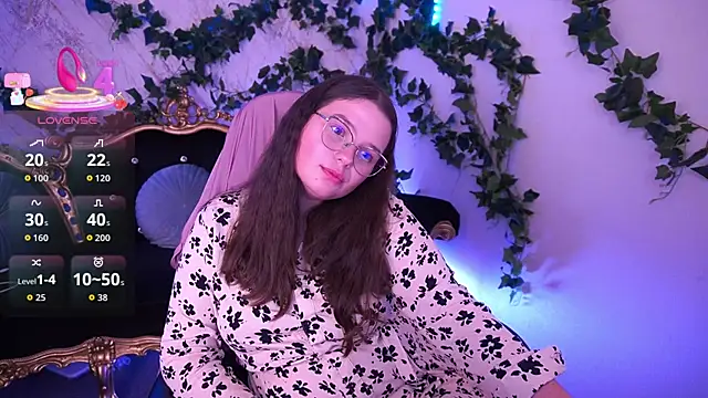 Snapshot of SophieDreamss chatting on October 2025 02:46:01 PM SophieDreamss online show from October 2025 02:46:01 PM