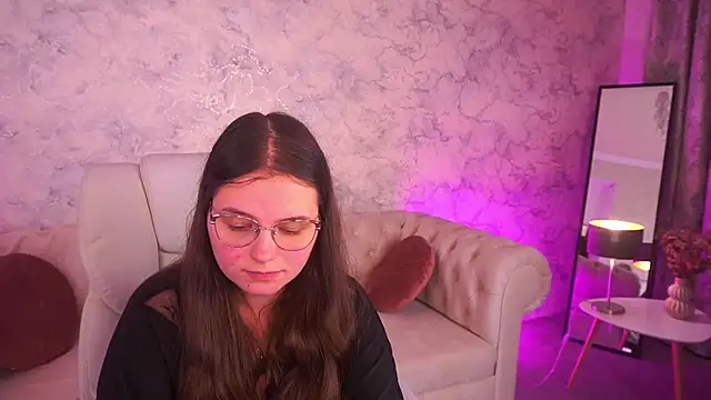 Snapshot of SophieDreamss chatting on November 2025 10:57:02 PM SophieDreamss online show from November 2025 10:57:02 PM