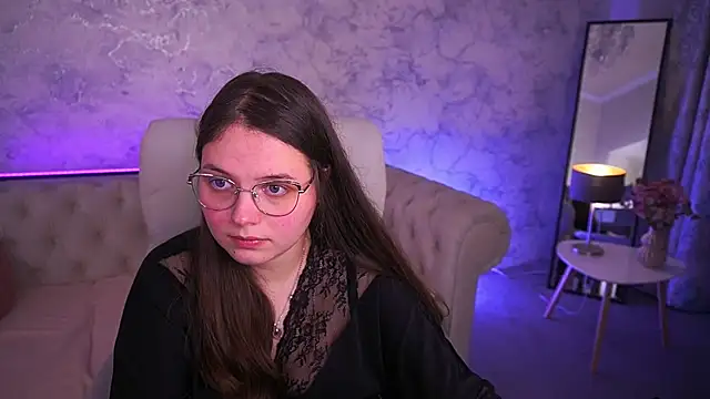 Snapshot of SophieDreamss chatting on December 2025 10:59:01 PM SophieDreamss online show from December 2025 10:59:01 PM