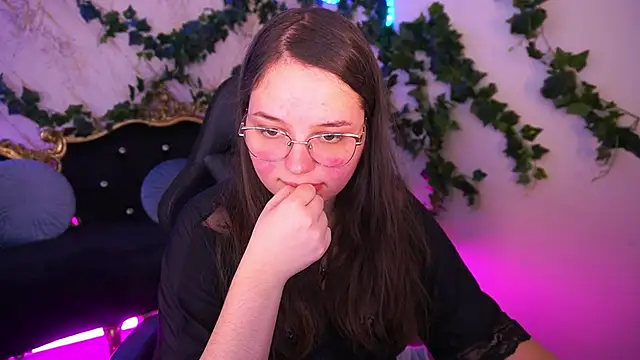 Snapshot of SophieDreamss chatting on November 2025 02:39:02 PM SophieDreamss online show from November 2025 02:39:02 PM