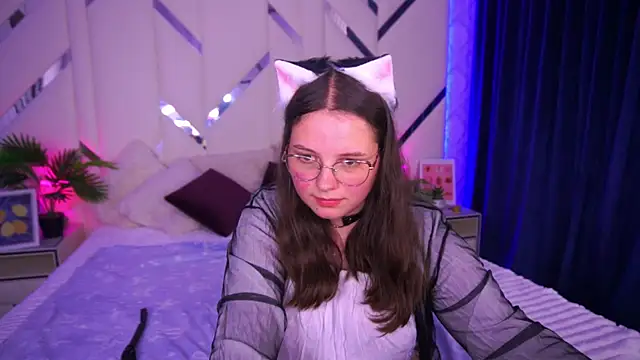 SophieDreamss online show from September 2025 06:52:01 PM