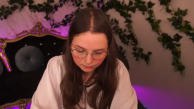 Snapshot of SophieDreamss chatting on October 2025 02:05:01 PM SophieDreamss online show from October 2025 02:05:01 PM