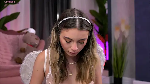 Snapshot of ElsaSolace chatting on October 2025 10:16:01 PM ElsaSolace online show from October 2025 10:16:01 PM