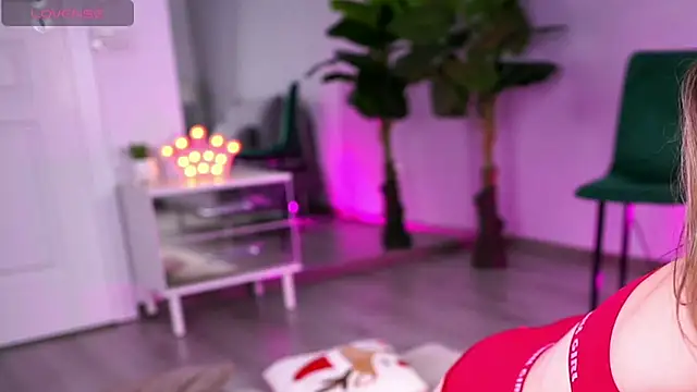 Snapshot of ElsaSolace chatting on November 2025 11:25:01 AM ElsaSolace online show from November 2025 11:25:01 AM