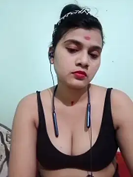 Snapshot of Kavya-Tiwari chatting on June 2026 08:52:02 AM Kavya-Tiwari online show from June 2026 08:52:02 AM
