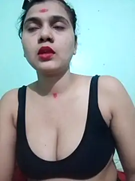 Snapshot of Kavya-Tiwari chatting on May 2026 10:04:01 PM Kavya-Tiwari online show from May 2026 10:04:01 PM