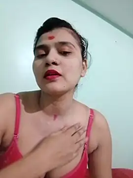 Snapshot of Kavya-Tiwari chatting on May 2026 05:40:01 PM Kavya-Tiwari online show from May 2026 05:40:01 PM