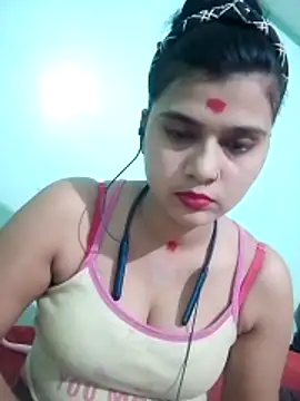 Snapshot of Kavya-Tiwari chatting on May 2026 05:32:02 PM Kavya-Tiwari online show from May 2026 05:32:02 PM