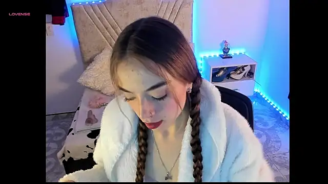 Mia Victoria22 online show from April 2026 02:25:02 AM