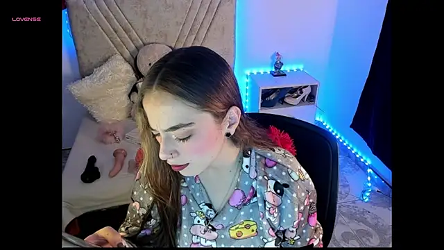 Snapshot of Mia_Victoria22 chatting on May 2026 03:01:02 AM Mia Victoria22 online show from May 2026 03:01:02 AM