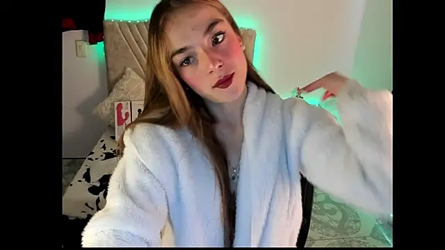 Mia Victoria22 online show from March 2026 04:30:02 PM