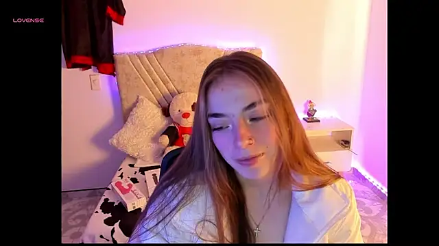 Mia Victoria22 online show from March 2026 01:49:02 PM