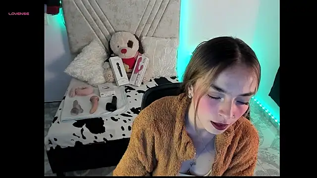 Mia Victoria22 online show from April 2026 02:27:01 AM