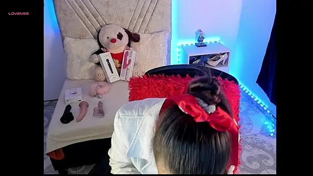 Snapshot of Mia_Victoria22 chatting on May 2026 05:31:02 PM Mia Victoria22 online show from May 2026 05:31:02 PM
