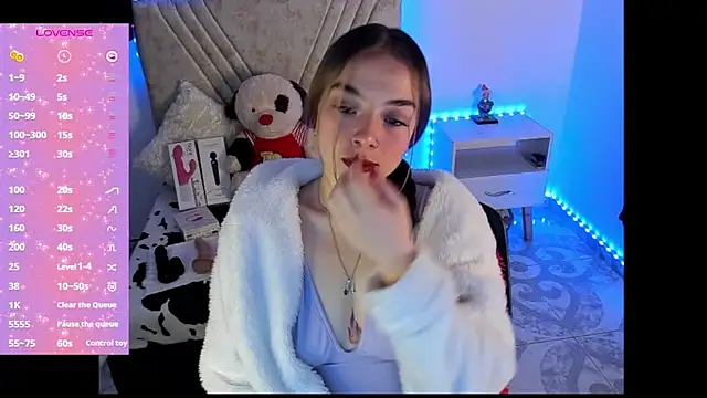 Mia Victoria22 online show from March 2026 02:33:02 AM