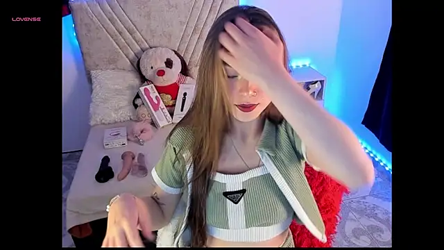 Snapshot of Mia_Victoria22 chatting on May 2026 02:37:01 AM Mia Victoria22 online show from May 2026 02:37:01 AM