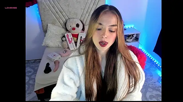 Snapshot of Mia_Victoria22 chatting on May 2026 03:26:01 PM Mia Victoria22 online show from May 2026 03:26:01 PM