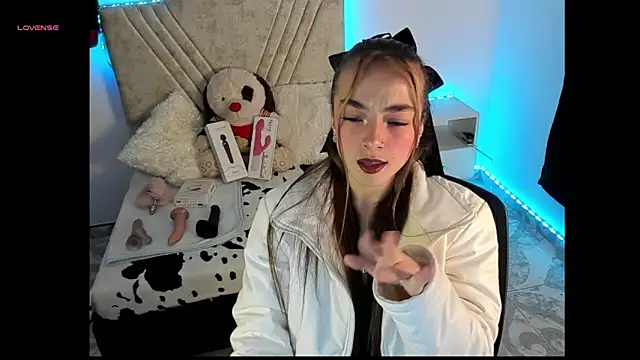 Mia Victoria22 online show from April 2026 03:03:01 AM