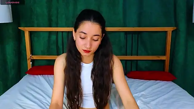 BettyMaldonado online show from October 2025 08:44:01 AM