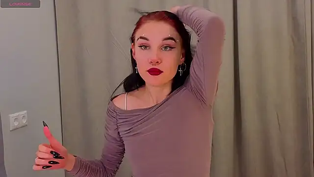Snapshot of JenniferSullivan chatting on September 2025 10:05:02 PM JenniferSullivan online show from September 2025 10:05:02 PM