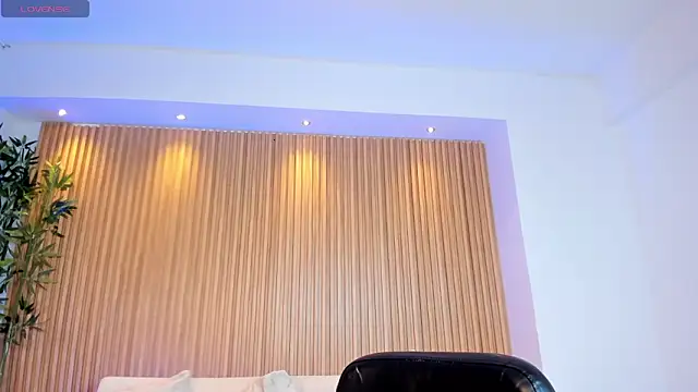 MadisonAnngel online show from November 2025 01:32:02 PM