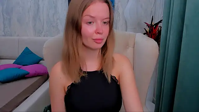 LaurennHill online show from September 2025 12:14:01 AM