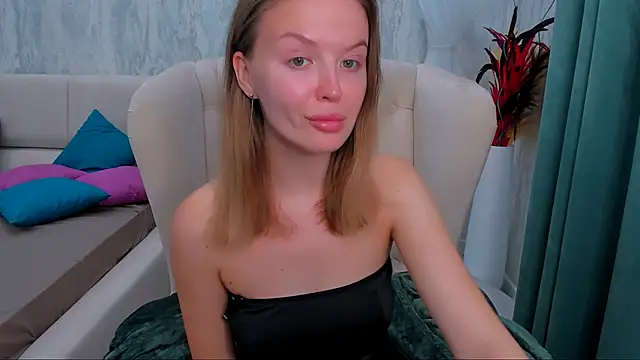 LaurennHill online show from September 2025 12:26:01 AM