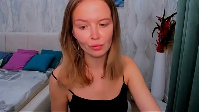 LaurennHill online show from September 2025 12:22:02 AM