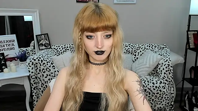 MistyMarlo online show from April 2026 01:42:02 AM