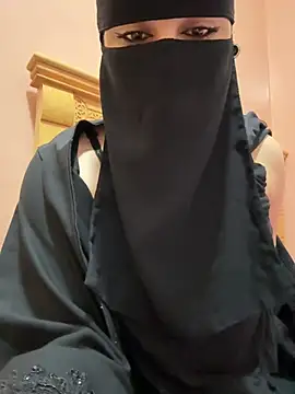  Laiali  online show from April 2026 07:32:01 PM