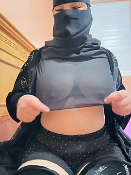 Snapshot of _Laiali_ chatting on October 2025 11:12:01 AM Laiali online show from October 2025 11:12:01 AM