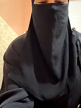 Snapshot of _Laiali_ chatting on November 2025 12:20:01 PM Laiali online show from November 2025 12:20:01 PM