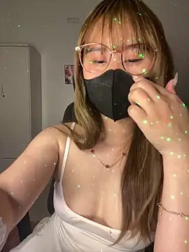 Meowyeuk6 online show from April 2026 07:43:02 PM