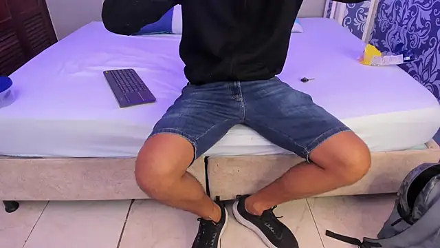 magnus serket online show from December 2025 11:44:02 AM