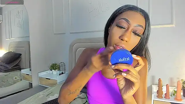 Anamonrroe online show from February 2026 07:53:01 PM