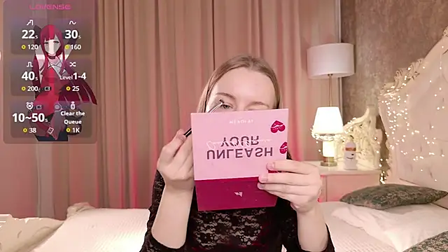 Snapshot of Lucy_Shaw chatting on November 2025 08:29:01 AM Lucy Shaw online show from November 2025 08:29:01 AM