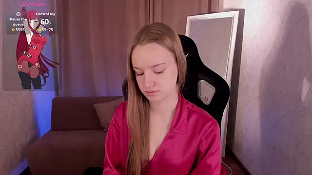 Snapshot of Lucy_Shaw chatting on November 2025 07:12:01 AM Lucy Shaw online show from November 2025 07:12:01 AM