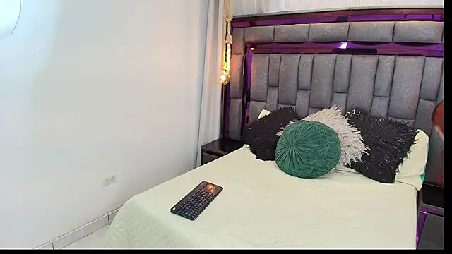 Snapshot of AdelineFiore chatting on October 2025 11:35:02 AM AdelineFiore online show from October 2025 11:35:02 AM