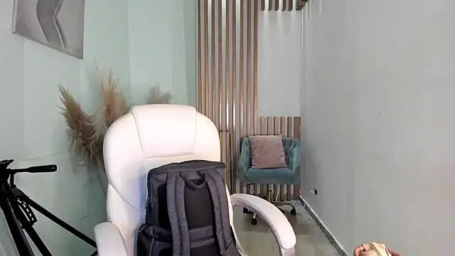 MacarenaRosse online show from October 2025 07:59:02 PM