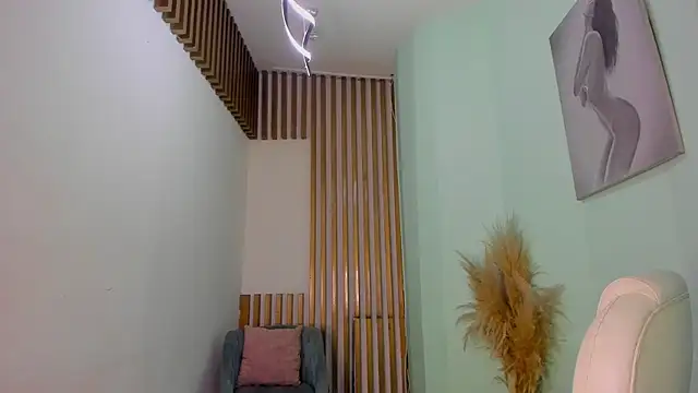 Snapshot of MacarenaRosse chatting on September 2025 07:32:01 PM MacarenaRosse online show from September 2025 07:32:01 PM
