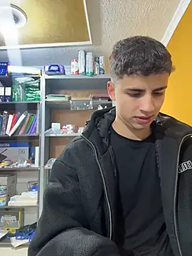 Snapshot of AdrianRinaldi chatting on May 2026 01:47:01 PM AdrianRinaldi online show from May 2026 01:47:01 PM