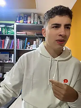 Snapshot of AdrianRinaldi chatting on May 2026 01:39:01 PM AdrianRinaldi online show from May 2026 01:39:01 PM