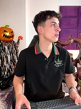 AdrianRinaldi online show from October 2025 08:16:01 PM