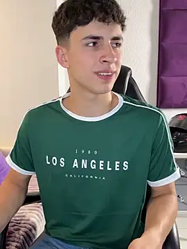 AdrianRinaldi online show from November 2025 08:03:01 PM