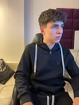 AdrianRinaldi online show from December 2025 08:06:02 PM