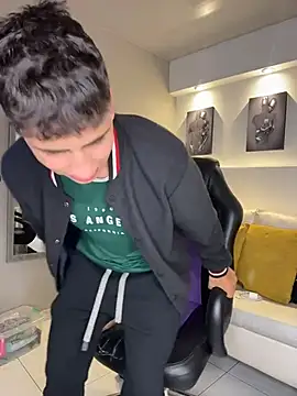 AdrianRinaldi online show from April 2026 08:03:02 PM